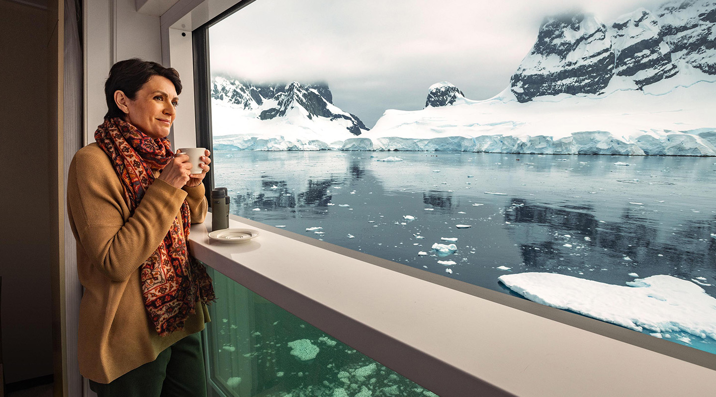 全室內玻璃暖房陽台艙 維京探險輪全新設計189間探險艙房都提供全室內玻璃暖房陽台艙 , 並提供六種房型給貴賓選購 ,