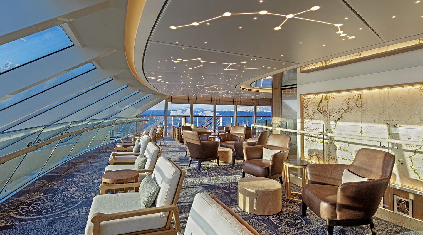 極地酒吧 樓中樓的 Explorer’s Lounge 以星座為主題讓您日夜都可以慵懶在北歐知名設計椅上享受旅遊魅力 ! 